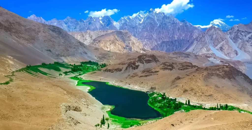 BORITH-LAKE-PASSU-VIEW