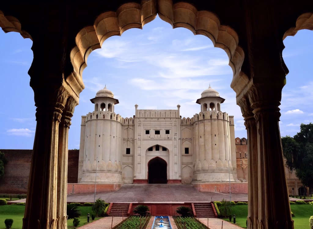 : Exterior of Lahore Fort showing the Alamgiri Gate with its large towers.